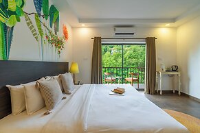 Locomo Boutique, Morjim - Stay Work Eat