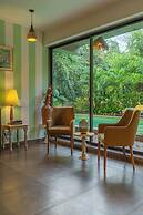 Locomo Boutique, Morjim - Stay Work Eat