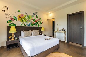 Locomo Boutique, Morjim - Stay Work Eat