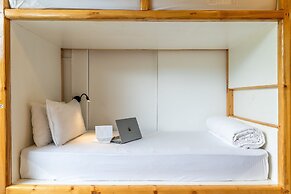 Locomo Boutique, Morjim - Stay Work Eat