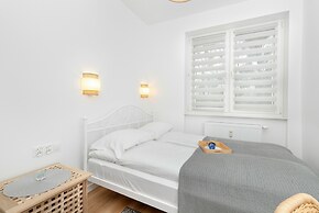 Charming Apartment in Gdynia by Renters
