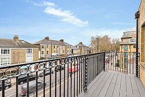 Chiswick Charm: 1 Bed Gem