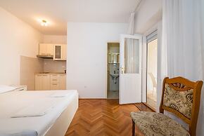 Studio Apartments Near Center 1