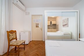 Studio Apartments Near Center 1