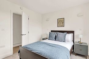 Sunny 2-bed Gem in Chiswick