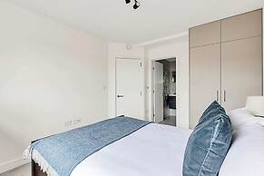 Sunny 2-bed Gem in Chiswick