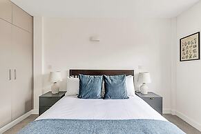 Sunny 2-bed Gem in Chiswick