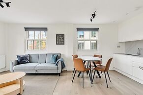 Sunny 2-bed Gem in Chiswick
