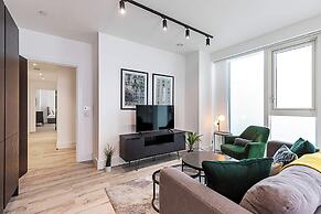 Bright North Acton Flat With City View