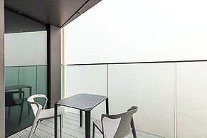 Bright North Acton Flat With City View