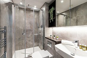 Bright North Acton Flat With City View