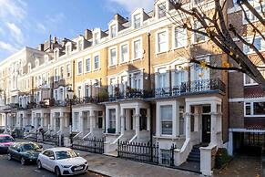 Bright and Spacious Earls Court Gem
