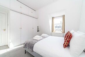 Bright and Spacious Earls Court Gem