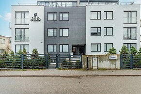 Beige Studio for 4 in Gdynia by Renters