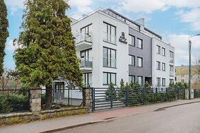 Beige Studio for 4 in Gdynia by Renters