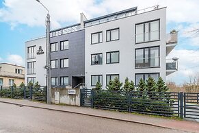 Beige Studio for 4 in Gdynia by Renters