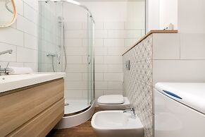 Beige Studio for 4 in Gdynia by Renters