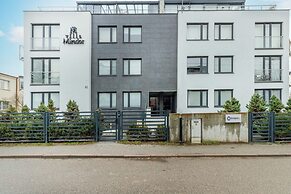 Beige Studio for 4 in Gdynia by Renters