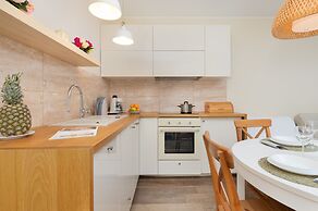 Beige Studio for 4 in Gdynia by Renters