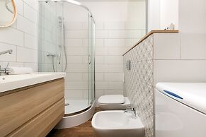 Beige Studio for 4 in Gdynia by Renters