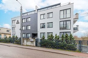 Beige Studio for 4 in Gdynia by Renters