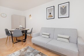 Apartment With Balcony Gdańsk by Renters