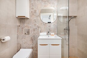 Apartment With Balcony Gdańsk by Renters