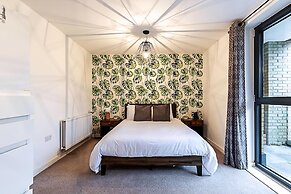 Spacious and Trendy Shoreditch Flat