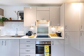 Spacious and Trendy Shoreditch Flat