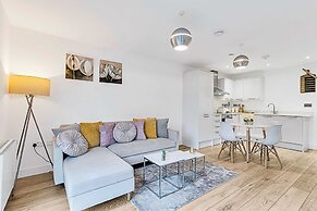 Newly Furnished and Bright Home