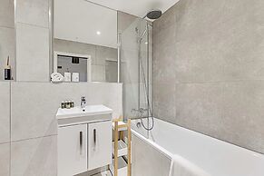 Newly Furnished and Bright Home