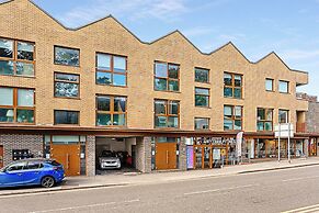 Newly Furnished and Bright Home