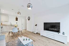 Newly Furnished and Bright Home