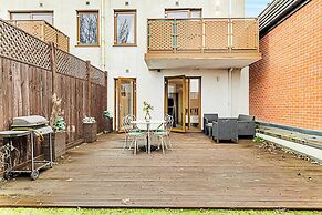 Newly Furnished and Bright Home