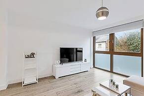 Newly Furnished and Bright Home