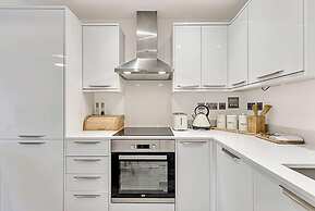 Newly Furnished and Bright Home