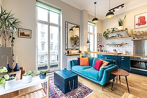 Beautiful Two Bedroom Abode Near Victoria