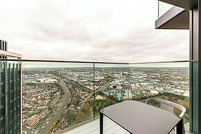 Modern North Acton Flat With City View