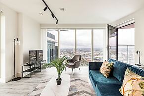 Modern North Acton Flat With City View