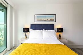 Modern North Acton Flat With City View