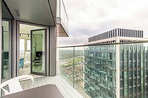 Modern North Acton Flat With City View