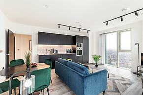 Modern North Acton Flat With City View