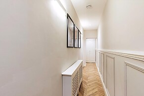 Beautiful Two Bedroom Abode in Notting Hill