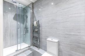 Beautiful Two Bedroom Abode in Notting Hill