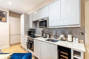 Beautiful Two Bedroom Abode in Notting Hill