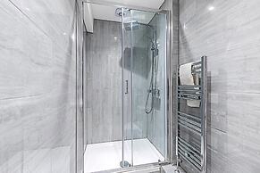 Beautiful Two Bedroom Abode in Notting Hill