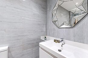 Beautiful Two Bedroom Abode in Notting Hill