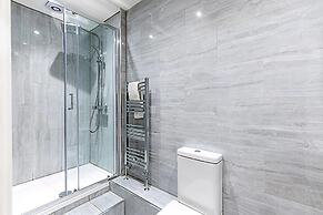 Beautiful Two Bedroom Abode in Notting Hill