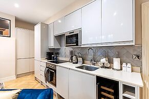 Beautiful Two Bedroom Abode in Notting Hill