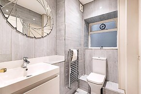 Beautiful Two Bedroom Abode in Notting Hill